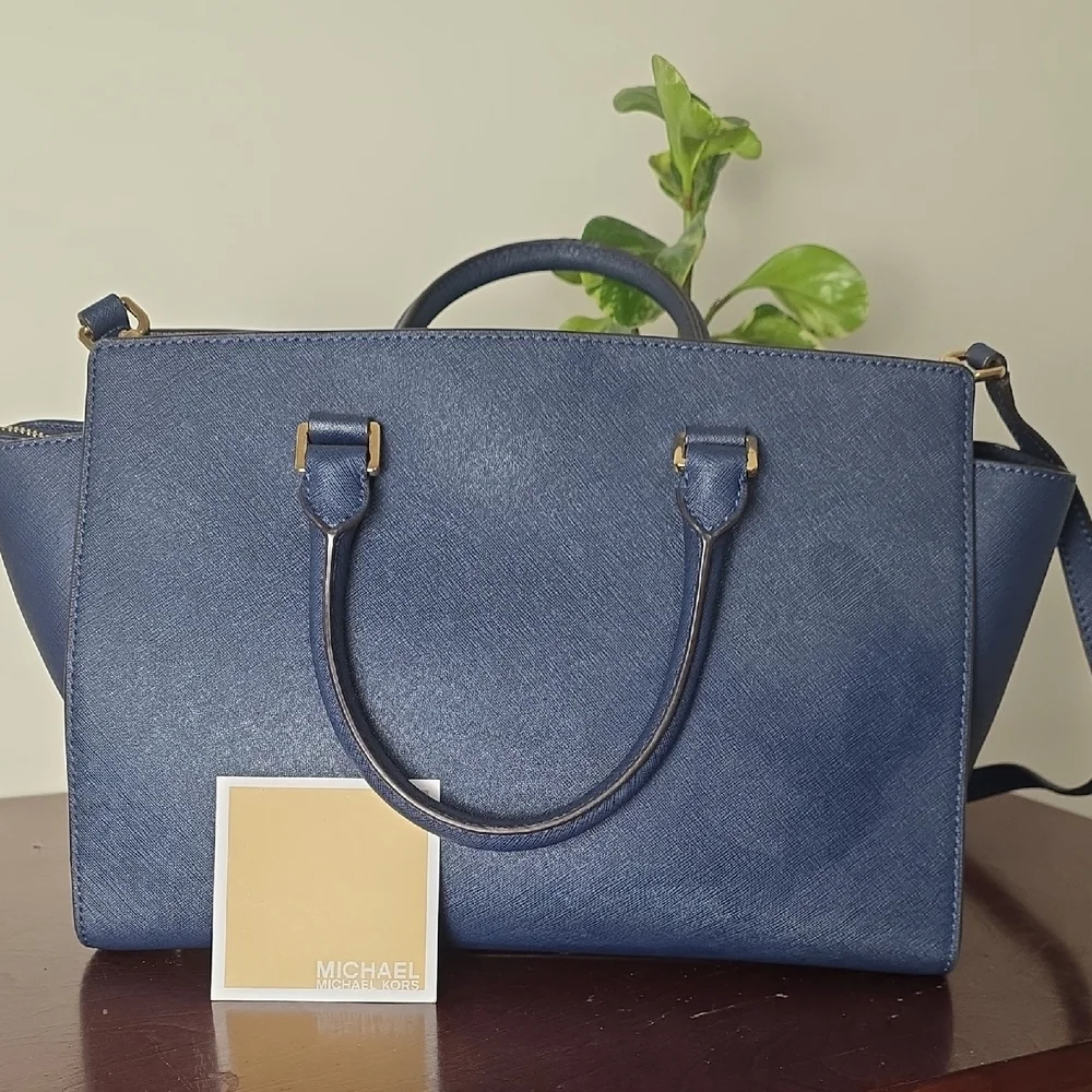 Michael Kors Navy Tote Bag - Picture 2 of 4